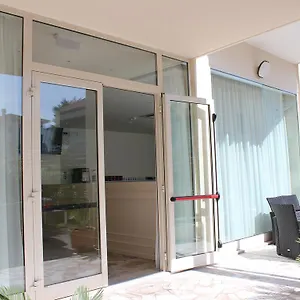 https://hotel-marina-rimini.emilia-romagnahotels.net